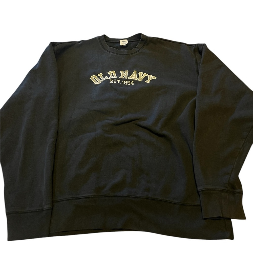 XL EMBROIDERED THICK “Old Navy” crew neck in good condition (navy blue)